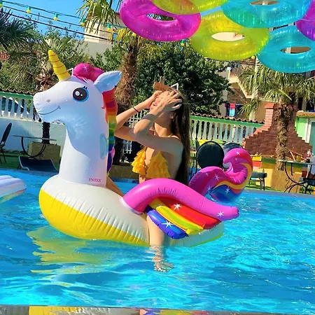 Cactus Camin Studentesc Pentru Elevi Si Studenti Costinesti