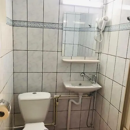 Cactus Camin Studentesc Pentru Elevi Si Studenti Condominio